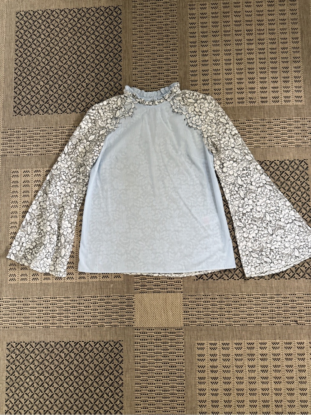 TopShop Costal Lace Bell Sleeve Blouse - Size 4